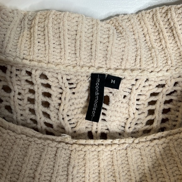 🚩 Moon &  Madison knit crème sweater size medium - Picture 6 of 11